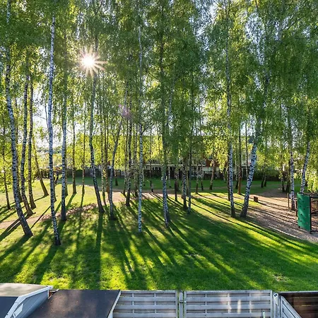 Spacious Two-bedroom With 2 Parking Spaces By Renters