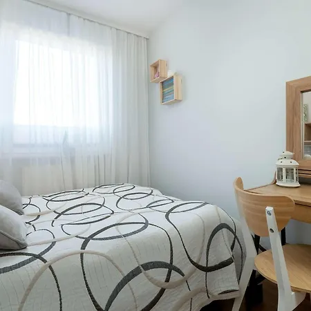 Spacious Two-bedroom With 2 Parking Spaces By Renters Appartement *