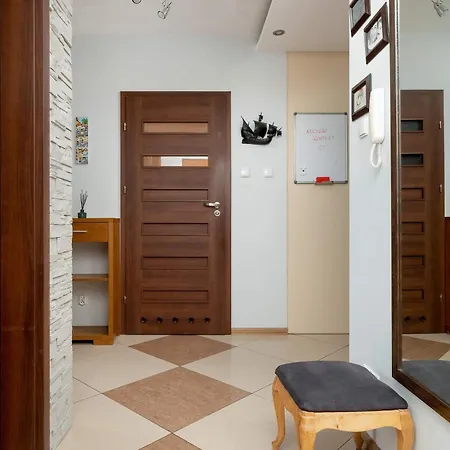 Apartment Spacious Two-bedroom With 2 Parking Spaces By Renters Gdansk