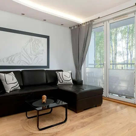 Spacious Two-bedroom With 2 Parking Spaces By Renters Gdansk