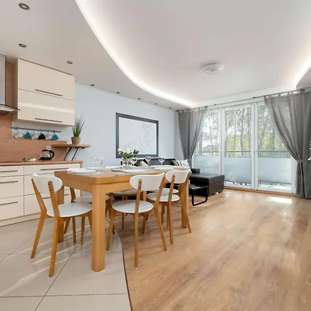 Apartment Spacious Two-bedroom With 2 Parking Spaces By Renters *