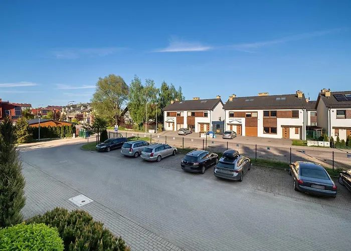 Spacious Two-bedroom With 2 Parking Spaces By Renters Appartamento *