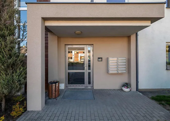 Spacious Two-bedroom With 2 Parking Spaces By Renters *