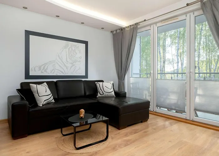 Spacious Two-bedroom With 2 Parking Spaces By Renters Gdańsk