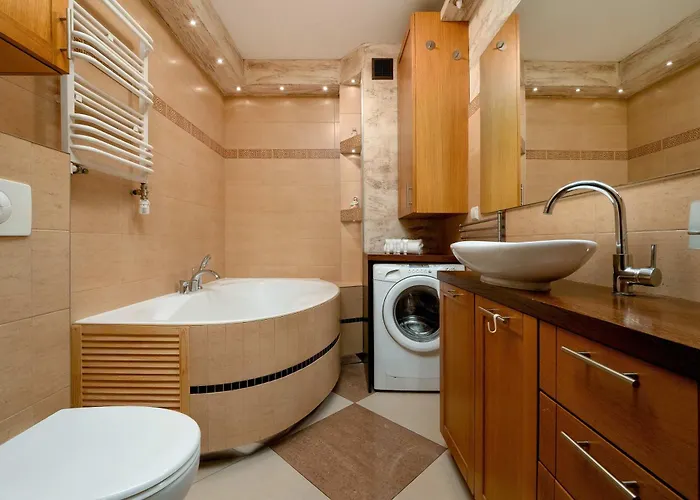 Spacious Two-bedroom With 2 Parking Spaces By Renters * Gdańsk