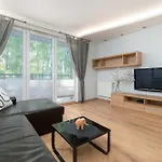 公寓 Spacious Two-bedroom With 2 Parking Spaces By Renters 格但斯克