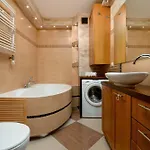 Spacious Two-bedroom With 2 Parking Spaces By Renters * 格但斯克